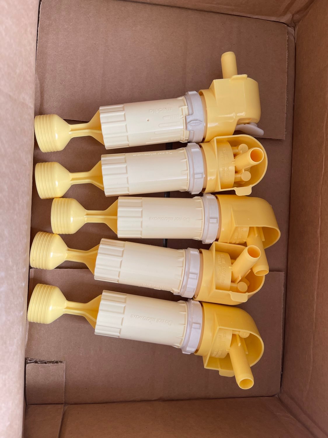Lot of 5 Medela lactina pistons with cylinders and connnector