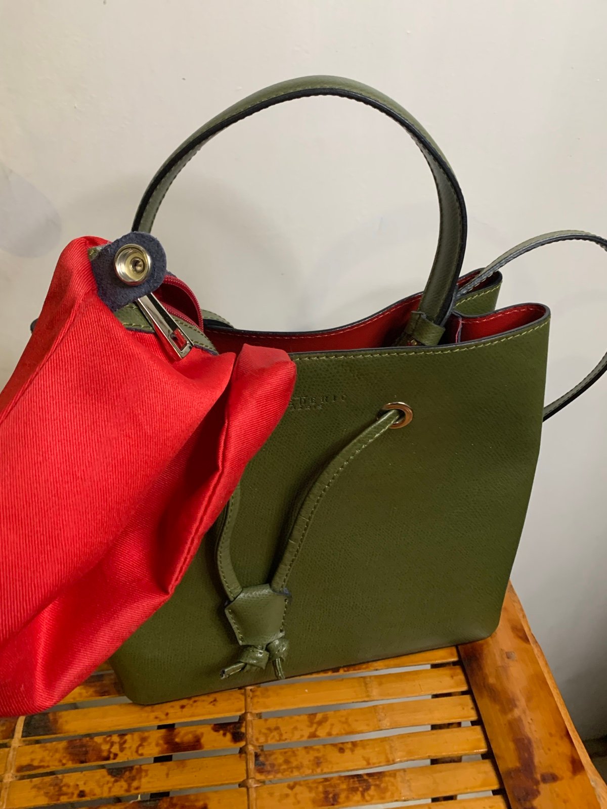 Fredrick Paris hand and shoulder straps bag