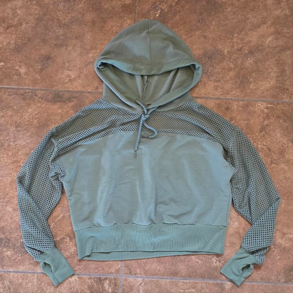 Olive Muted Mesh Detailed CS Cropped Hoodie