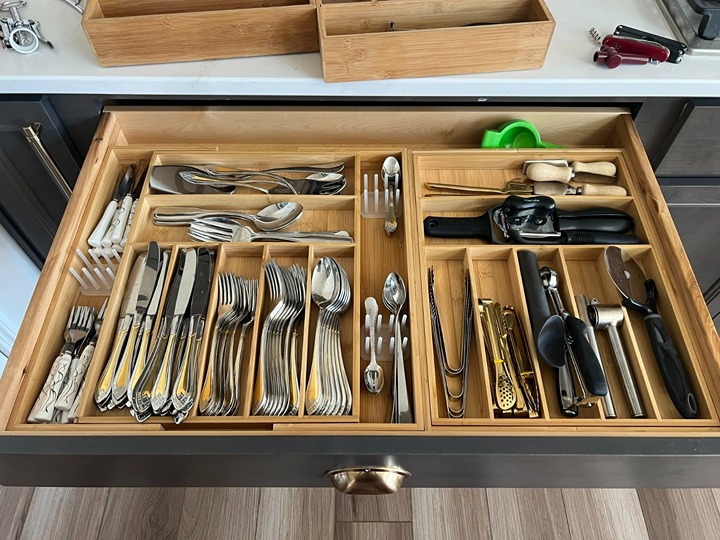 Large Premium Bamboo Silverware Organizer - Expandable Kitchen Drawer