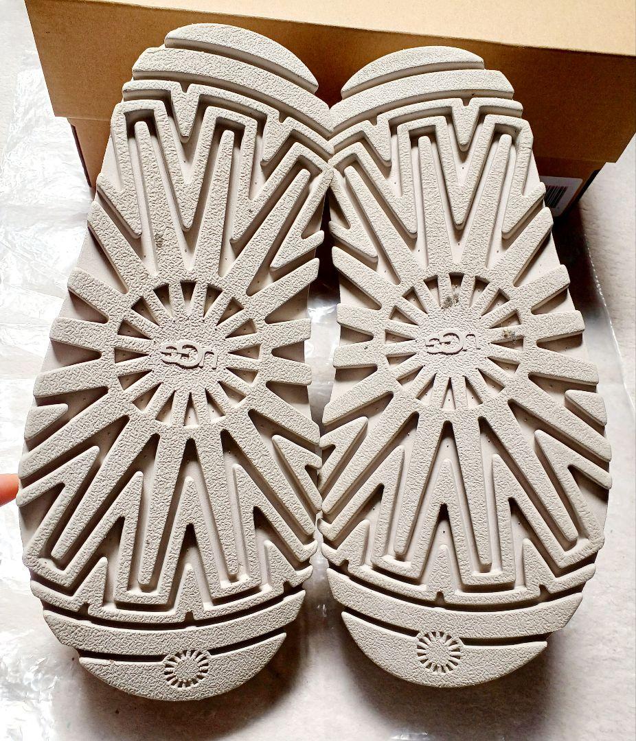 UGG for emmi W GOLDENGLOW Exclusive 22
