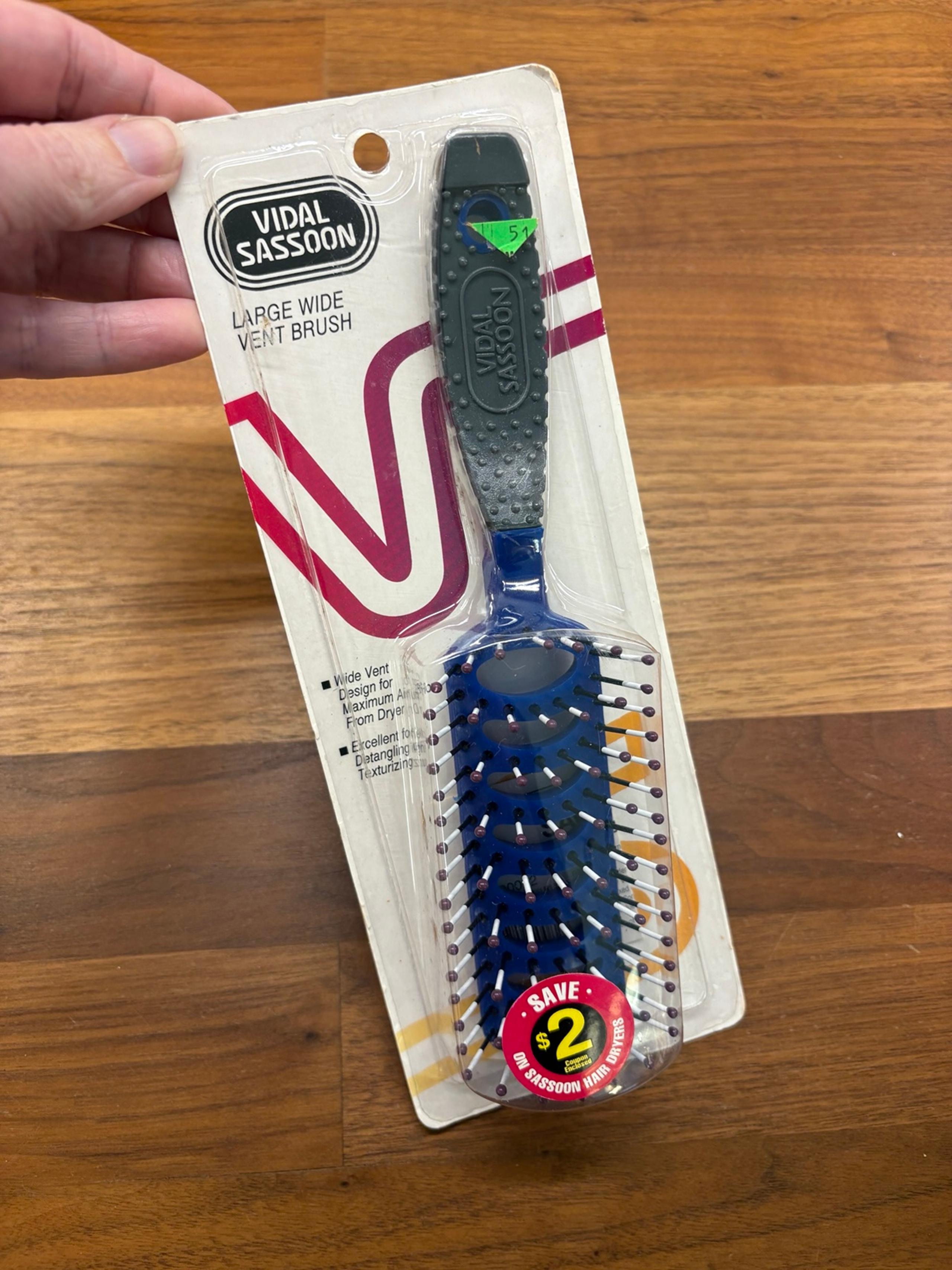 Vidal Sassoon vintage hair brush NIP, large wide vent brush BR-7071 1992