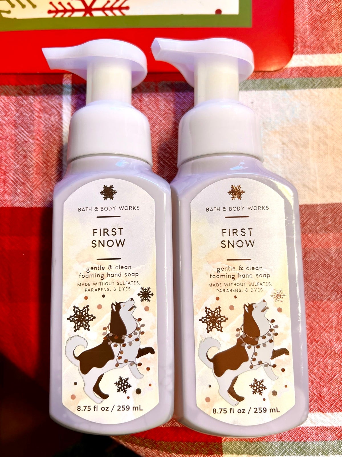 2x Bath and body Works First Snow foaming hand soaps