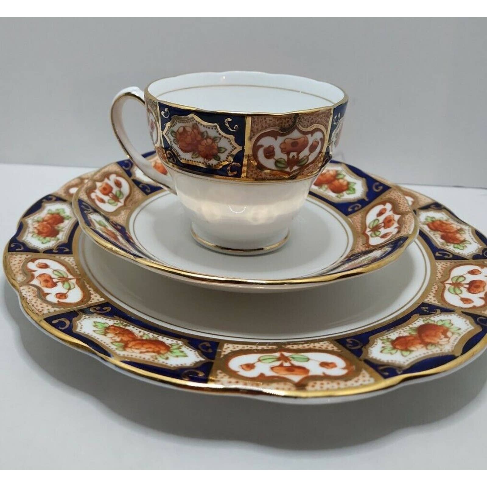 roslyn fine bone china england Blue ,Red & Gold Flower Peony 8489