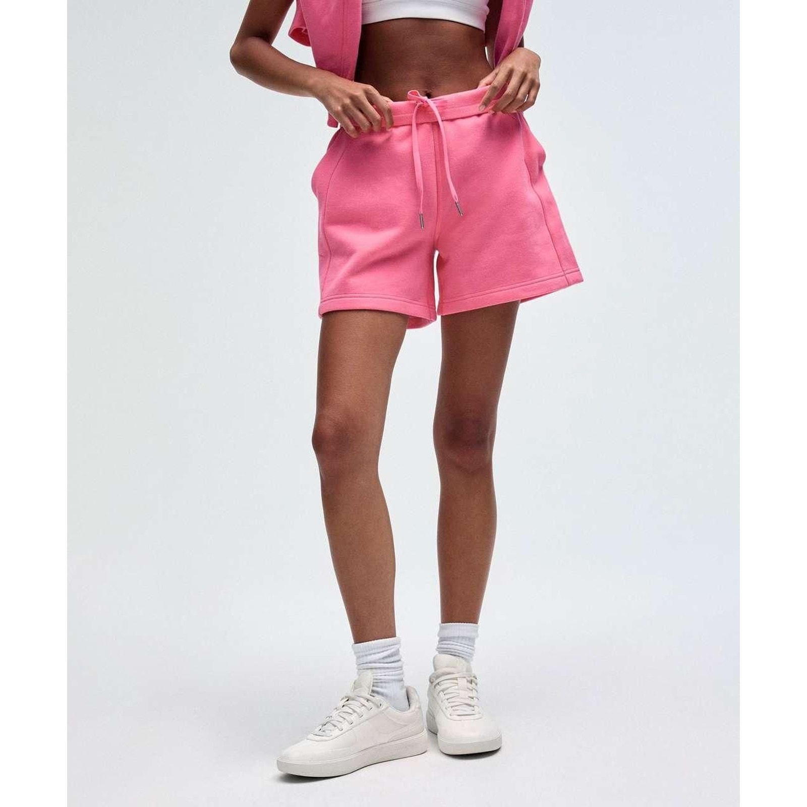 NWT Lululemon Scuba High-Rise Short 5 - MSRP 68