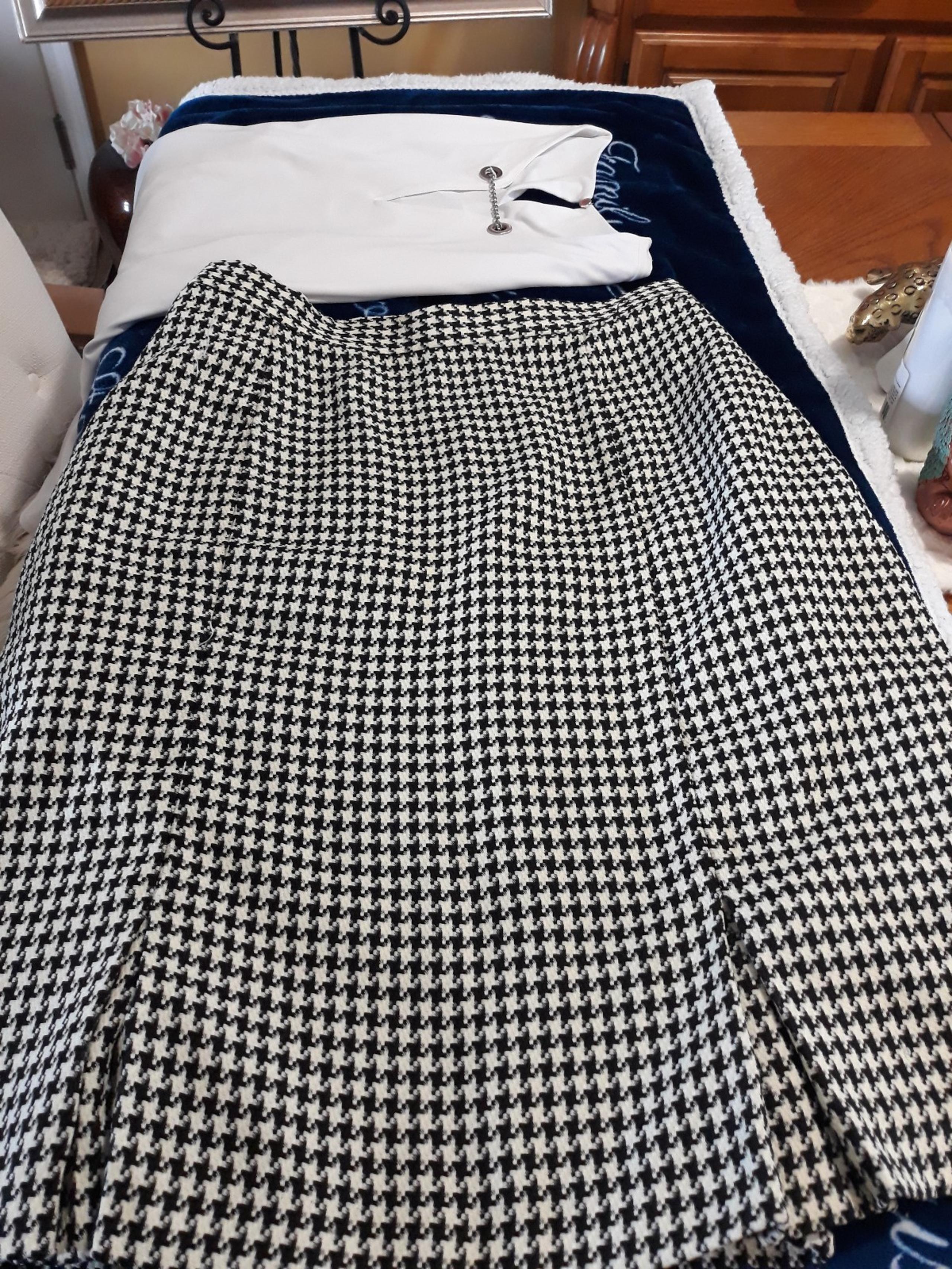 Houndstooth Skirt, Size 16-18