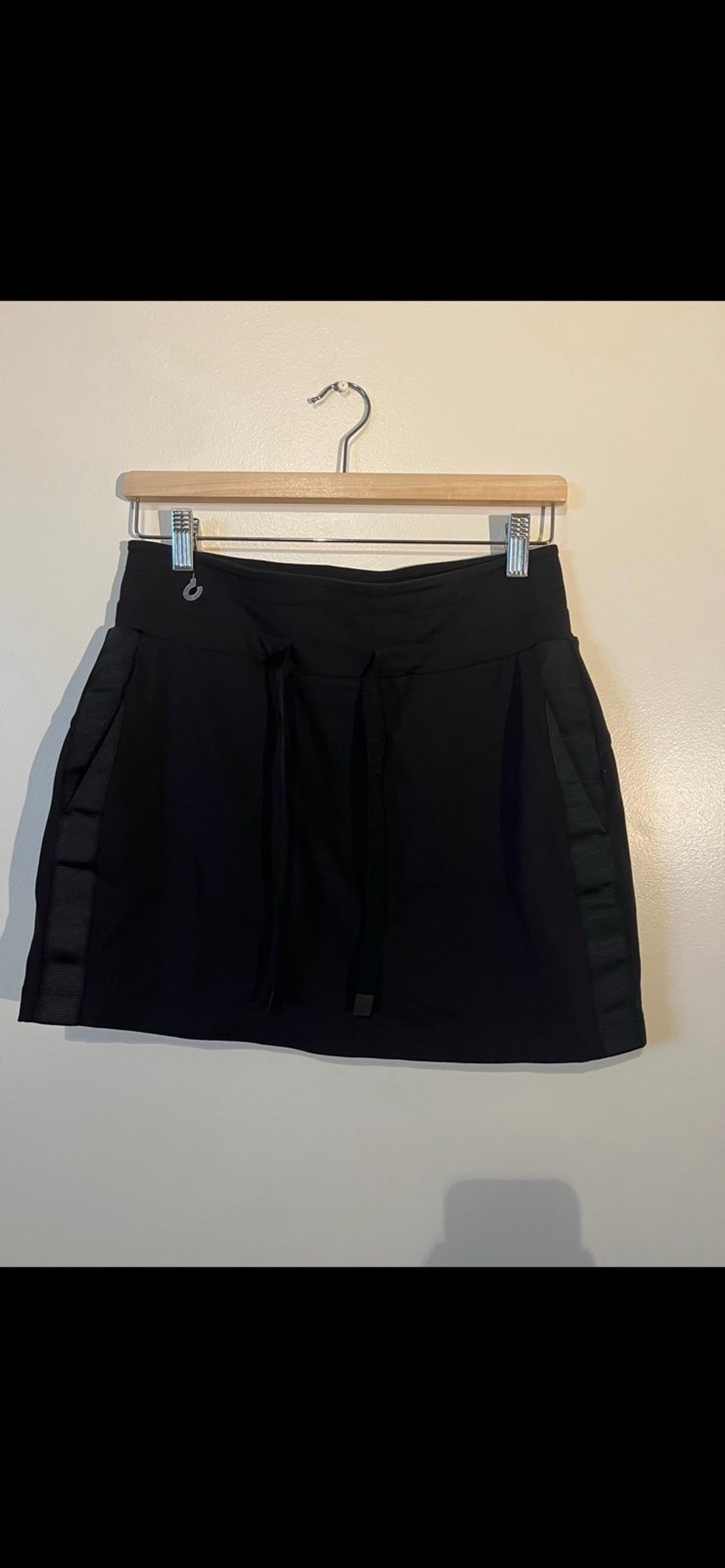 Athleta Skort Womens Metro Downtown Elastic Waist Back Pocket Black Size XS