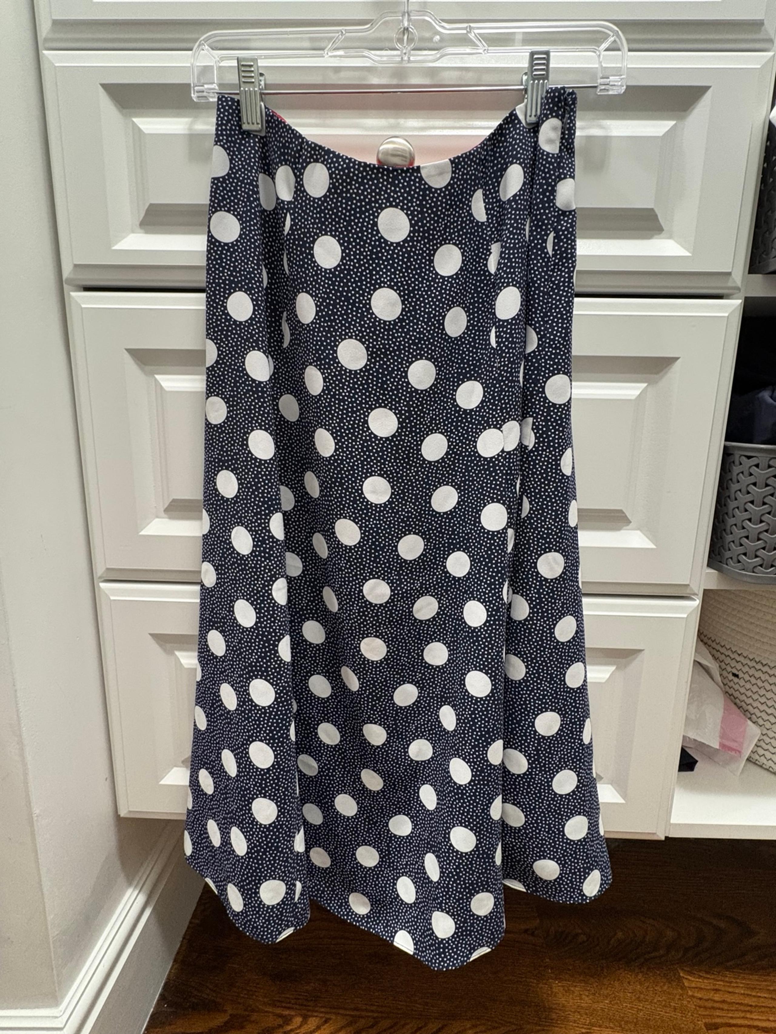 Boden midi skirt size 6R - navy with white polka dots