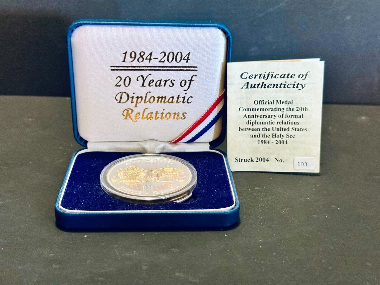 SILVER MEDAL 2.25 TR OZ SILVER 1984-2004 20 DIPLOMATIC RELATIONS USA AND VATICAN