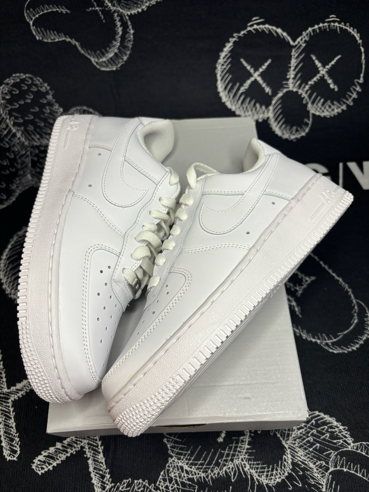 Nike Women’s Size 8.5 Air Force 1 ‘07 Triple White DD8959-100