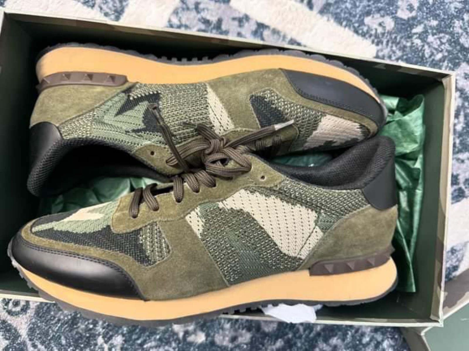 Designer Valentino Garavani Camo Rockrunner Low Top Sneakers Men