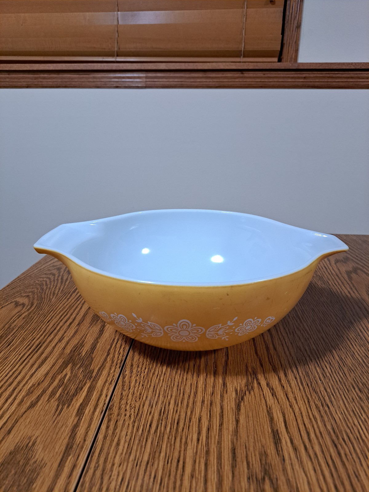 Pyrex Vintage Mixing Serving Bowl 444 Butterfly Gold 4 Quart Preowned