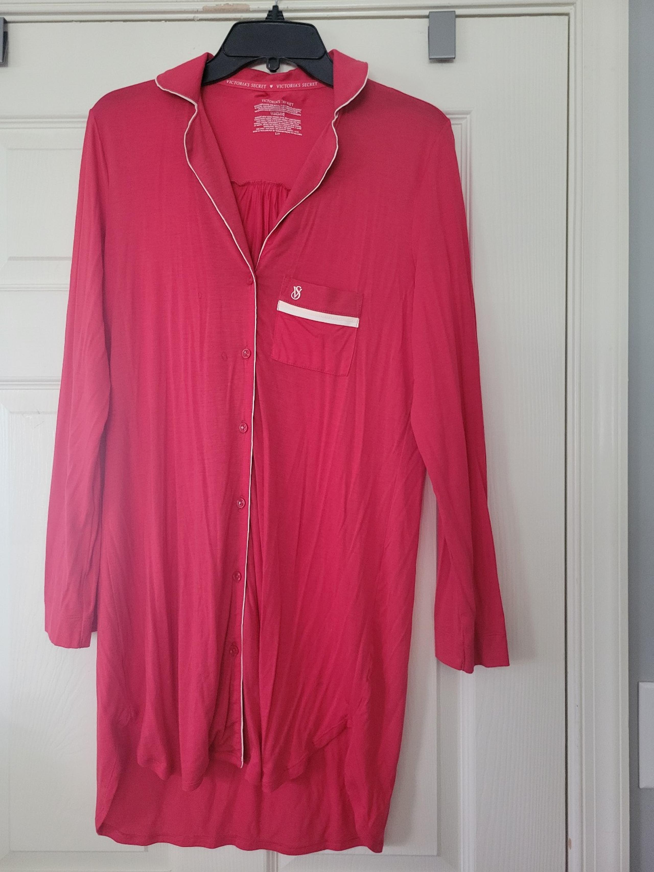 Victoria's Secret Womens Pajama Nightgown Sleep Shirt
Red Buttondown Size Small