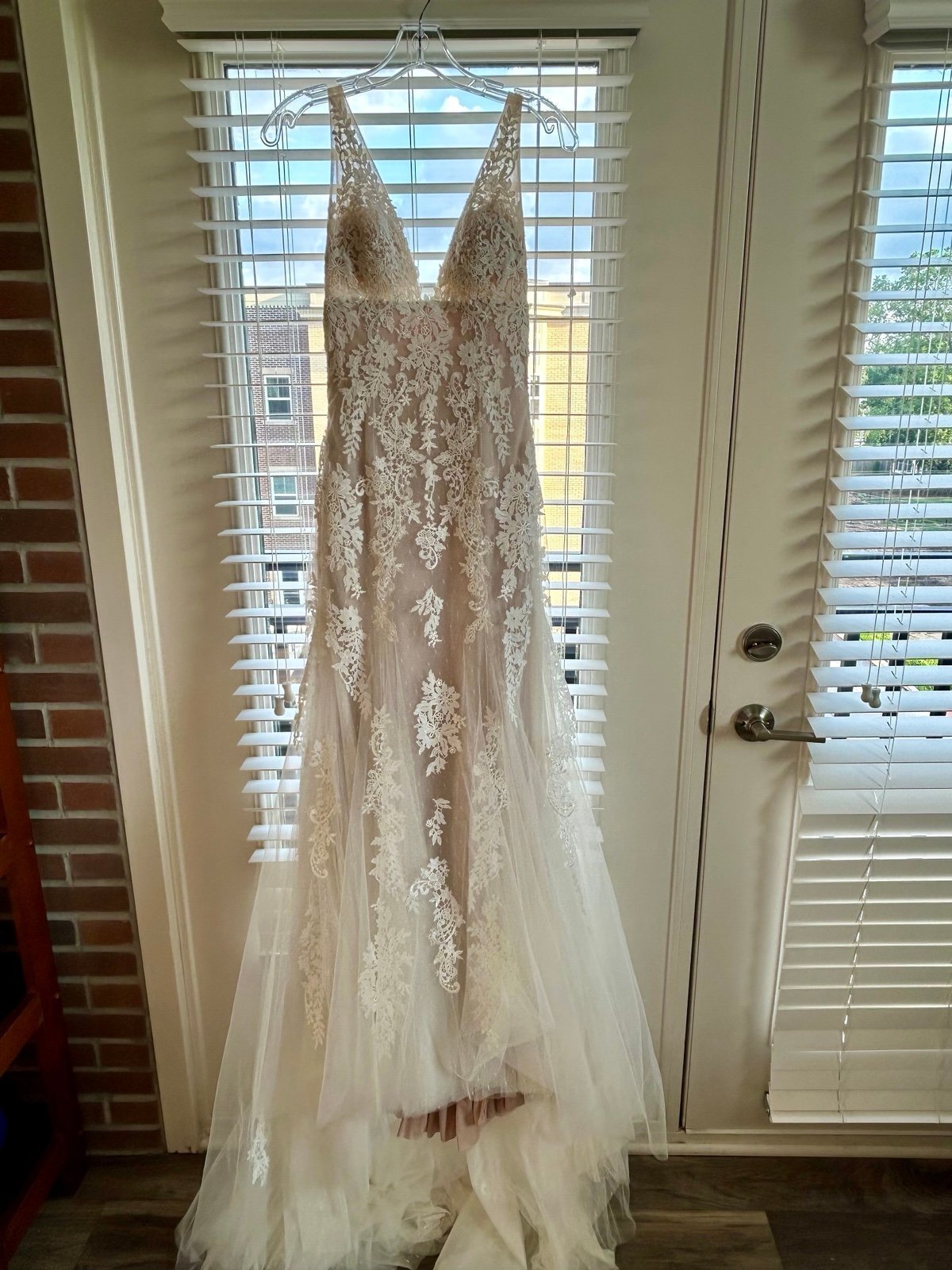 Wedding Dress - Willowby by Watters Kalie - Size 2 - FREE VEIL