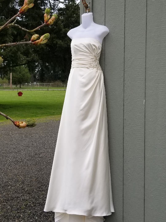 NWOT Strapless Wedding Dress Size 12