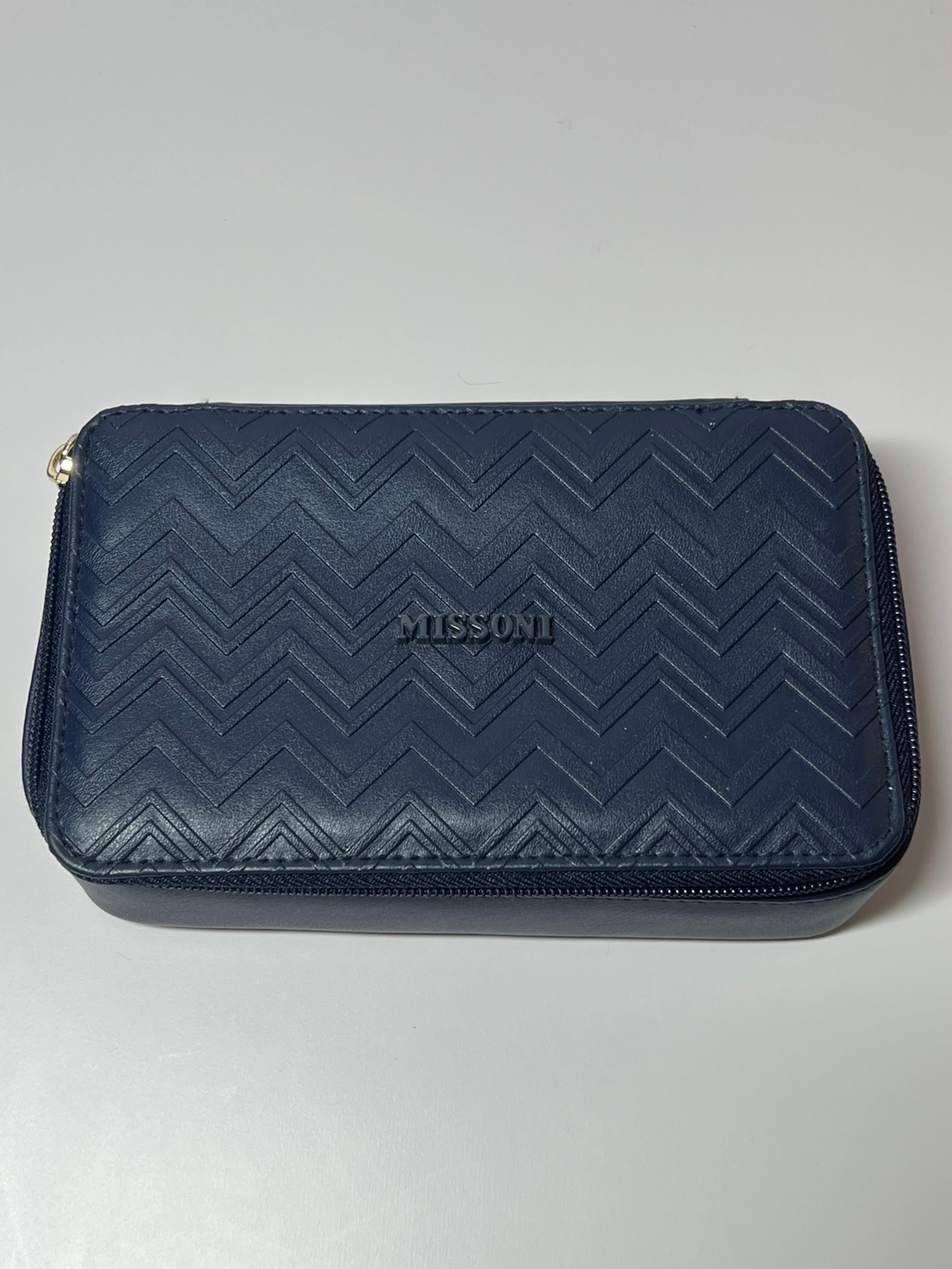 MISSONI Delta First Class Amenity Kit Blue Leather