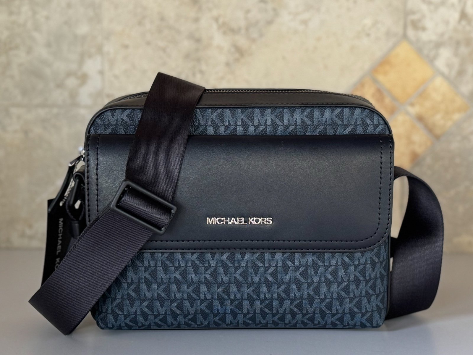 michael michael kors medium camera bag