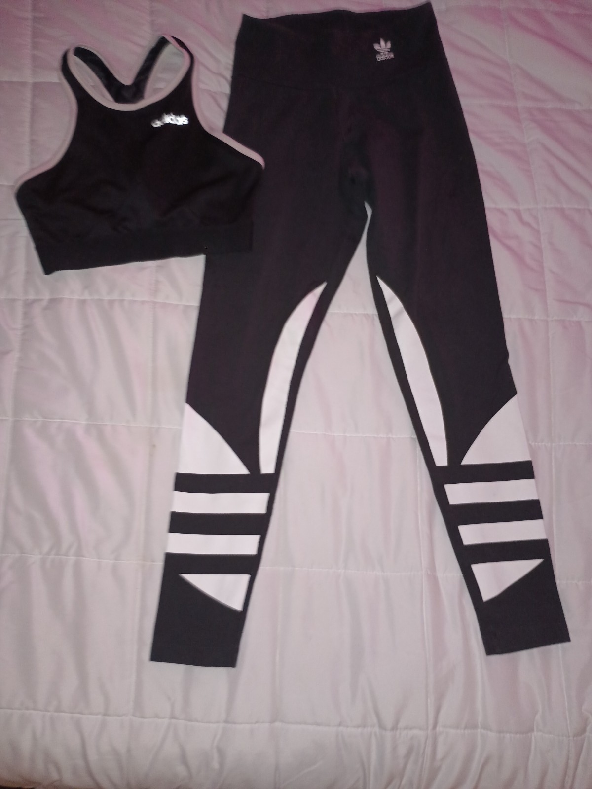 leggings and sports bra