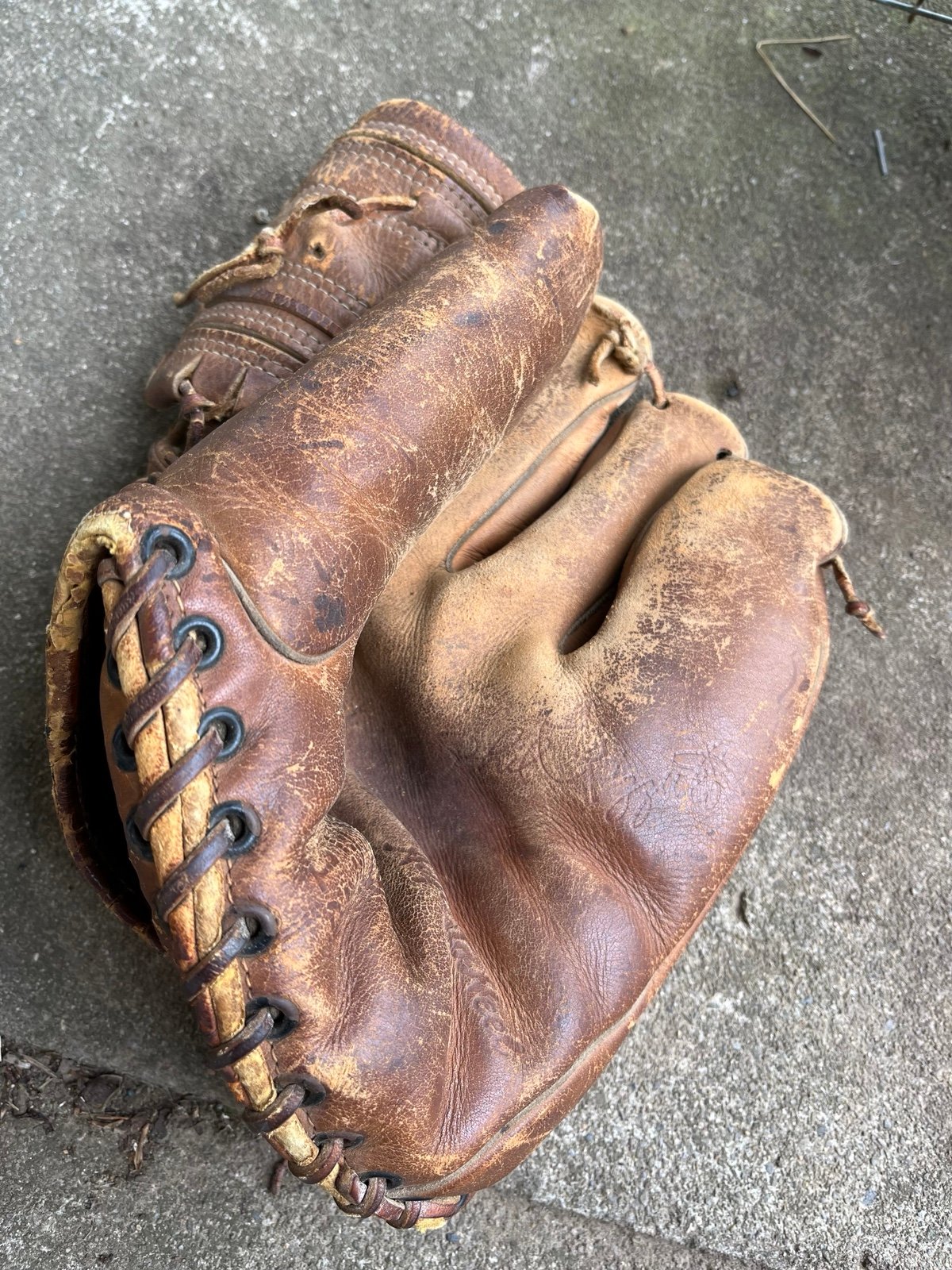 Vintage Phil Rizzuto Spalding #1121 Leather Baseball Mitt Glove