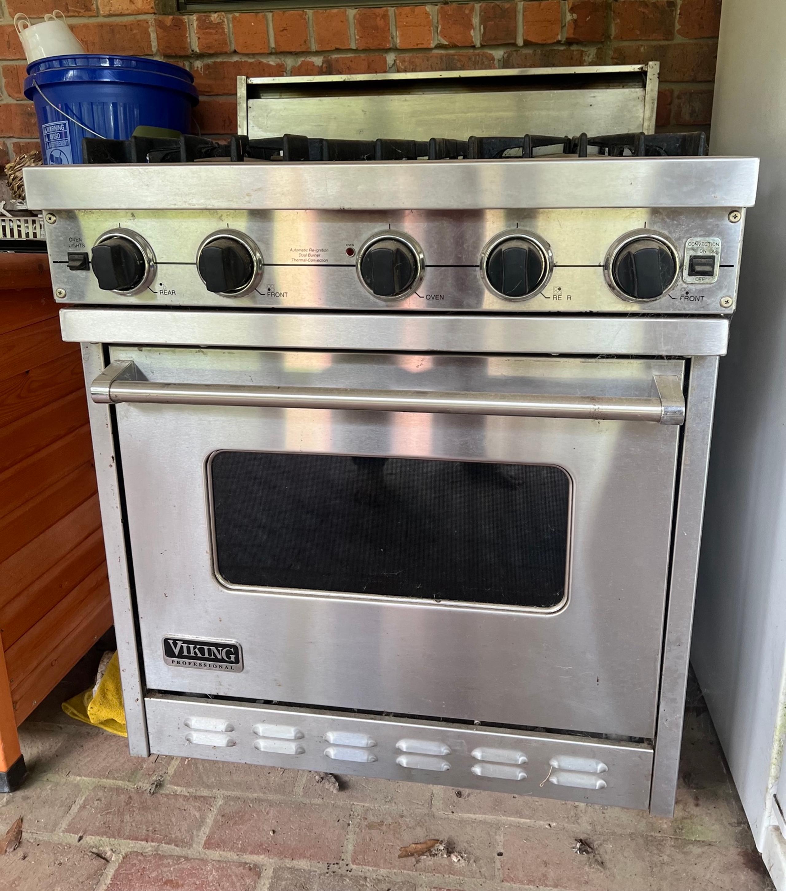 Gas Range Oven, Works Great! Pick Up Only, Make Offer
