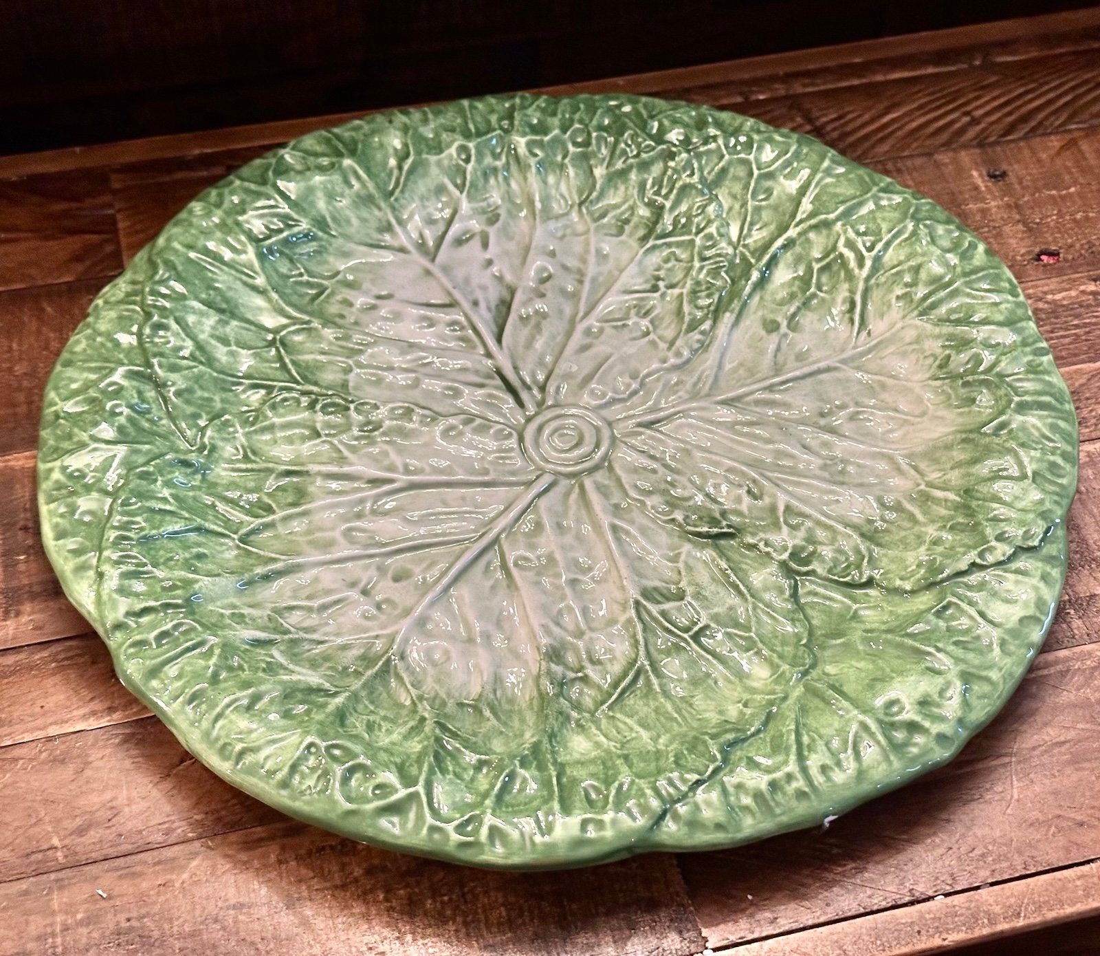 International Bazaar Round Lettuce Cabbage Leaf 14” Platter Green Majolica