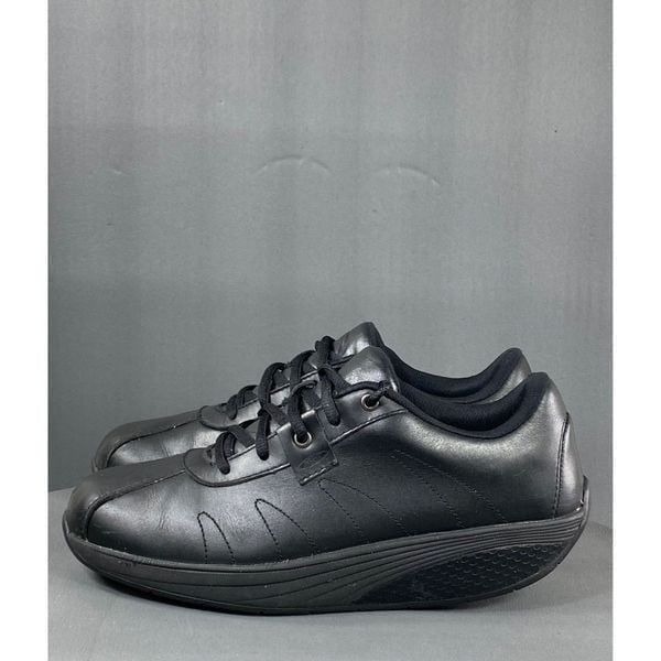 MBT Vibram Sole sneaker/shoe womens size 9.5