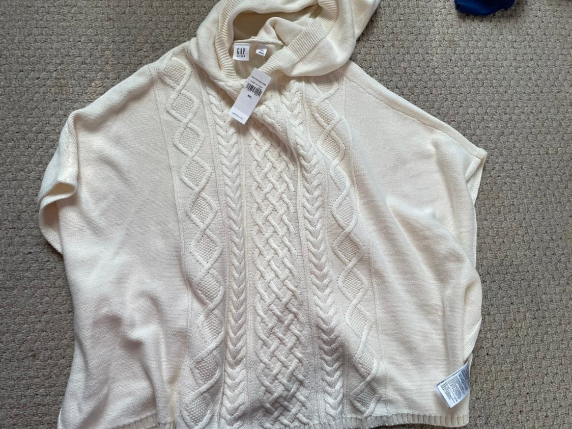 Gap factory cable knit cape, xxl