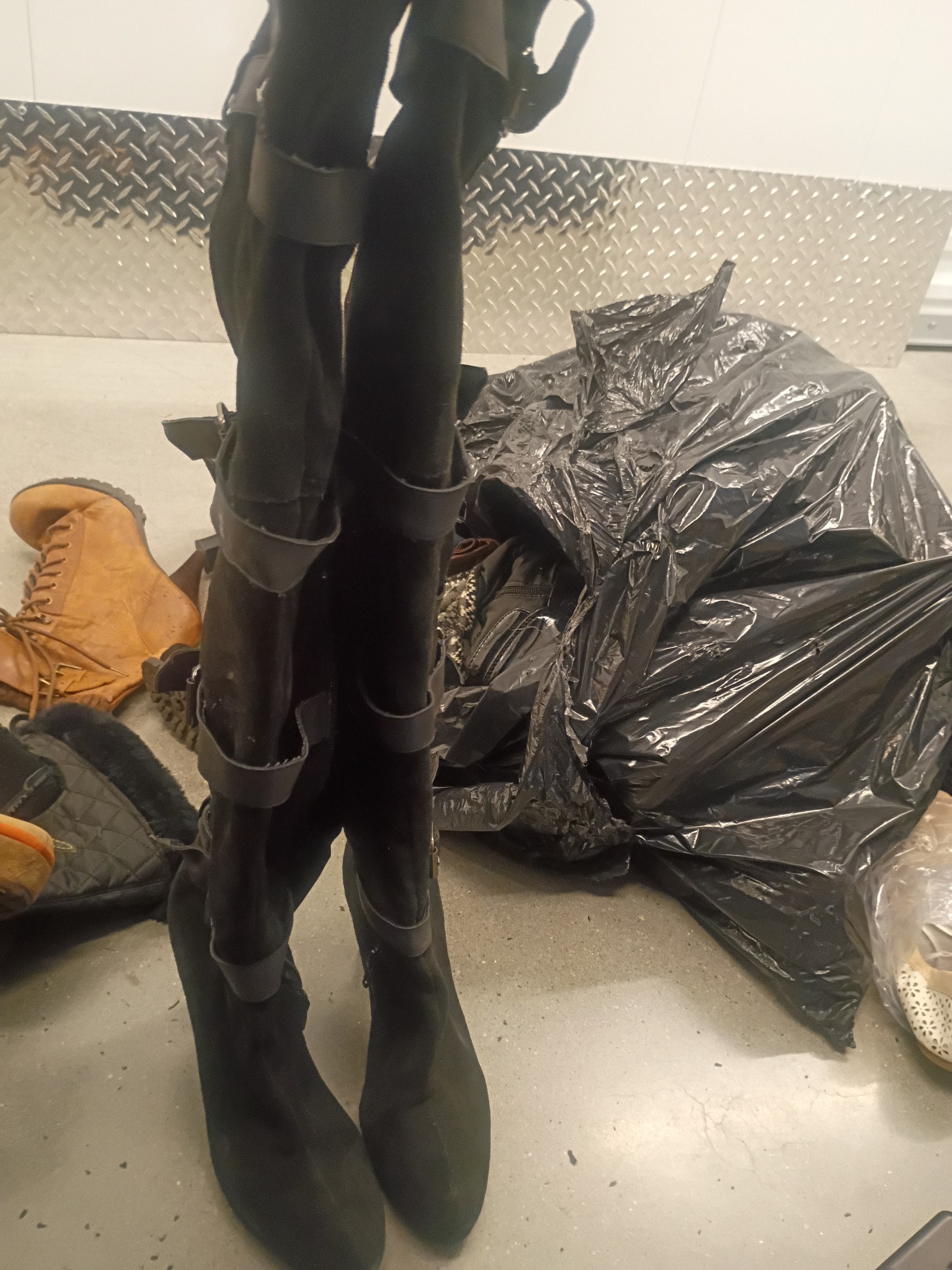 Kelsi dagger size 9m high heel knee black woman's boots in great condition