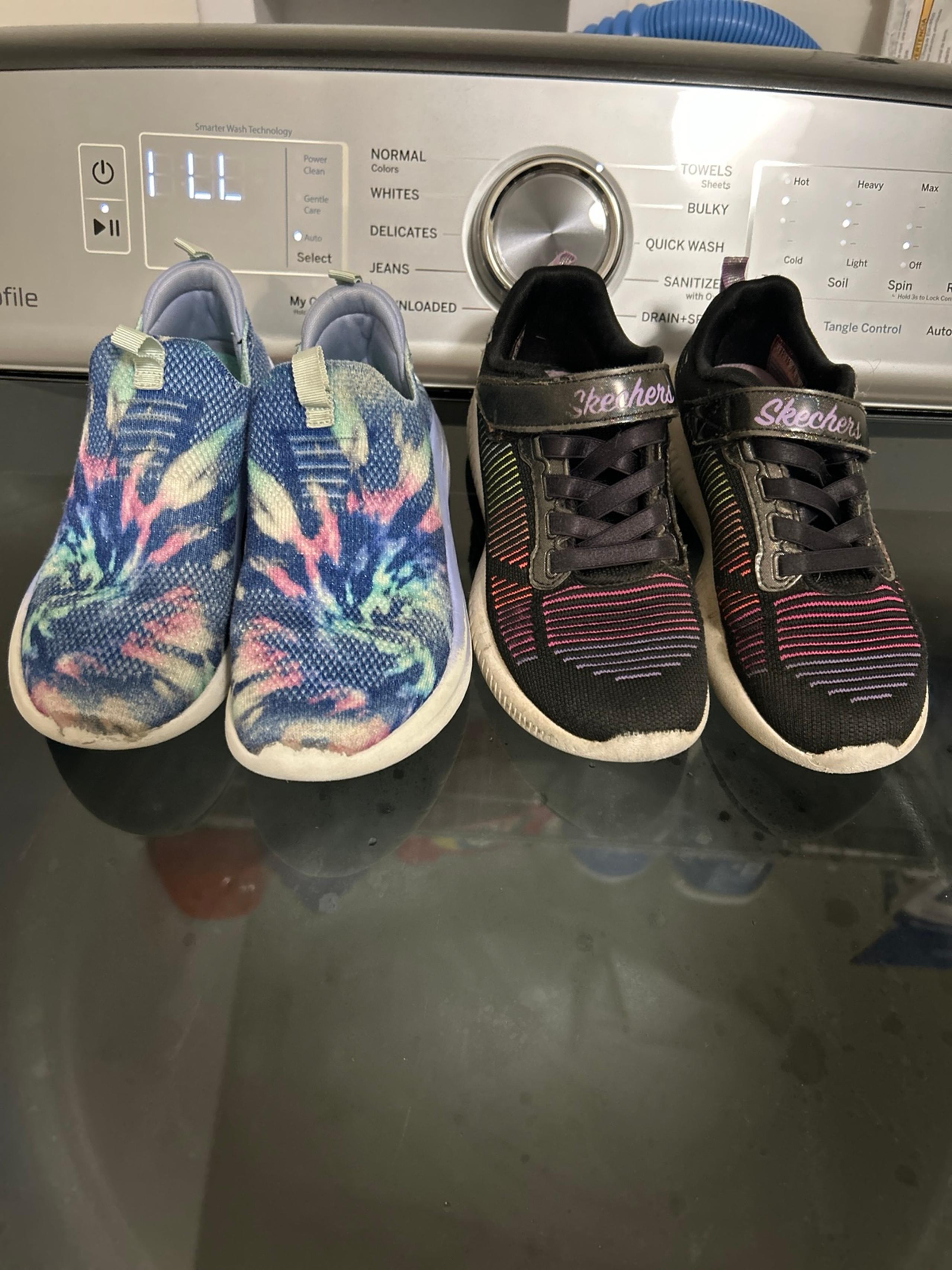 Toddler size 13 sketchers