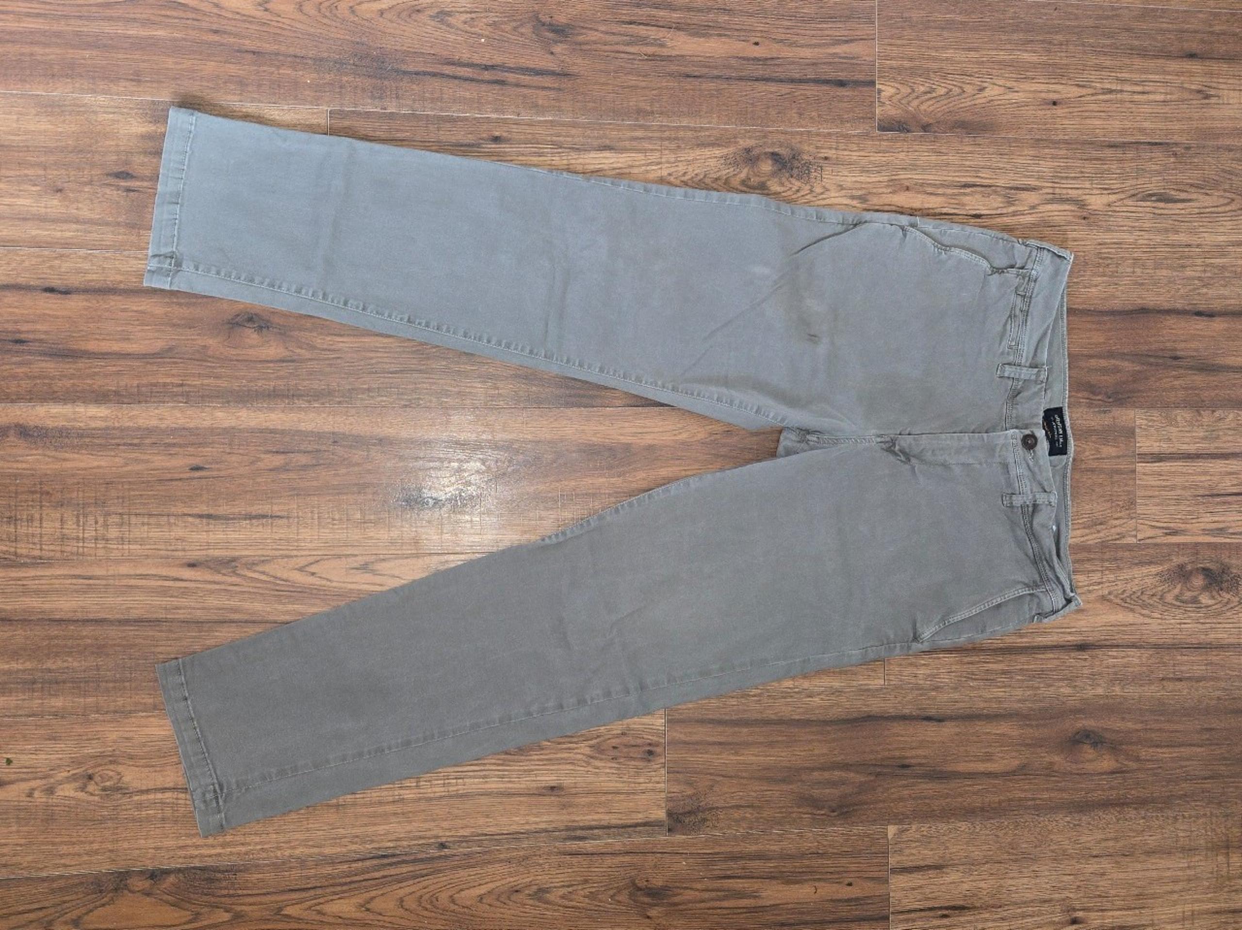 American Eagle Slim Straight