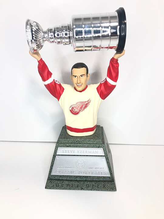 2003-04 UD Classic Portraits STEVE YZERMAN Mini Bust *MINT* STANLEY CUP