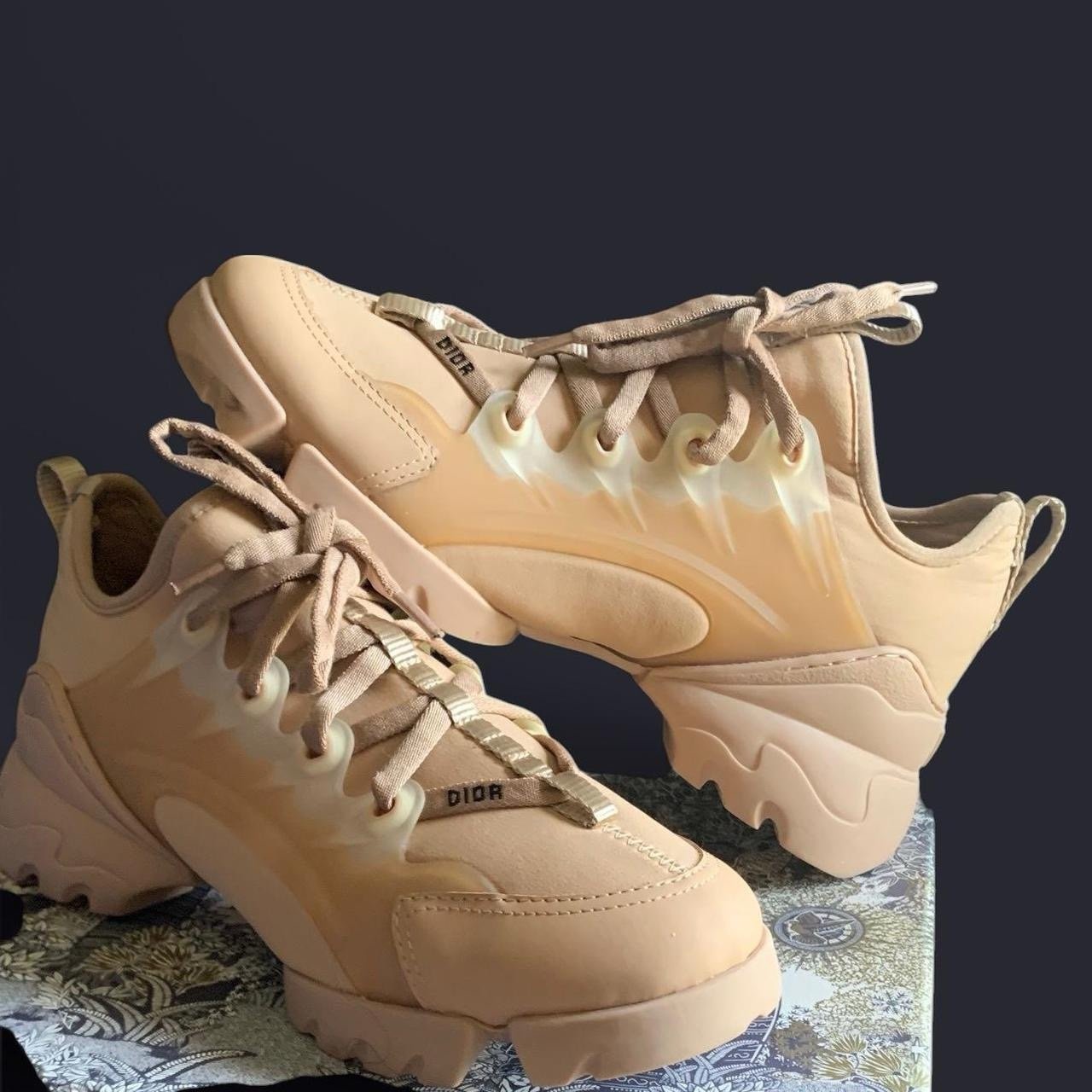 Dior Sneaker (12U NUDE)