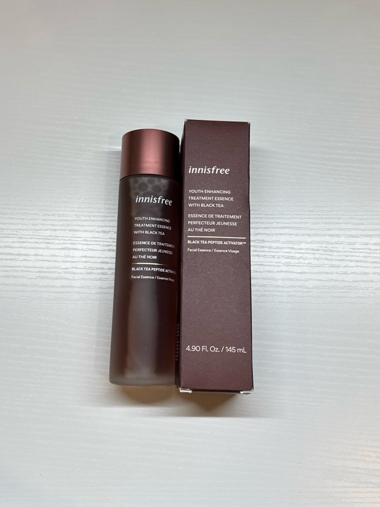 Innisfree Black Tea Youth Enhancing Treatment Essence
