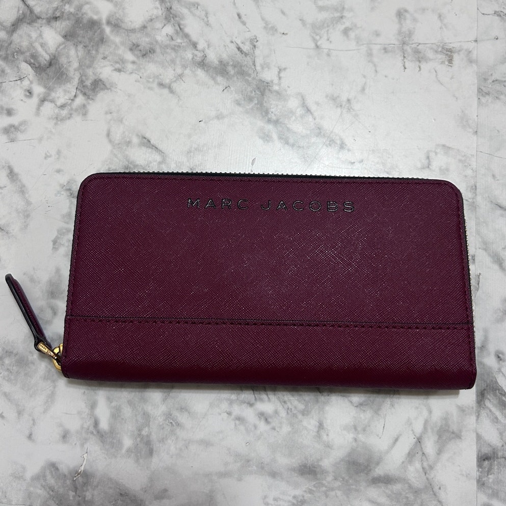 Marc Jacobs Branded Saffiano Continental Zip Wallet Card Slots Envelope Red Blk