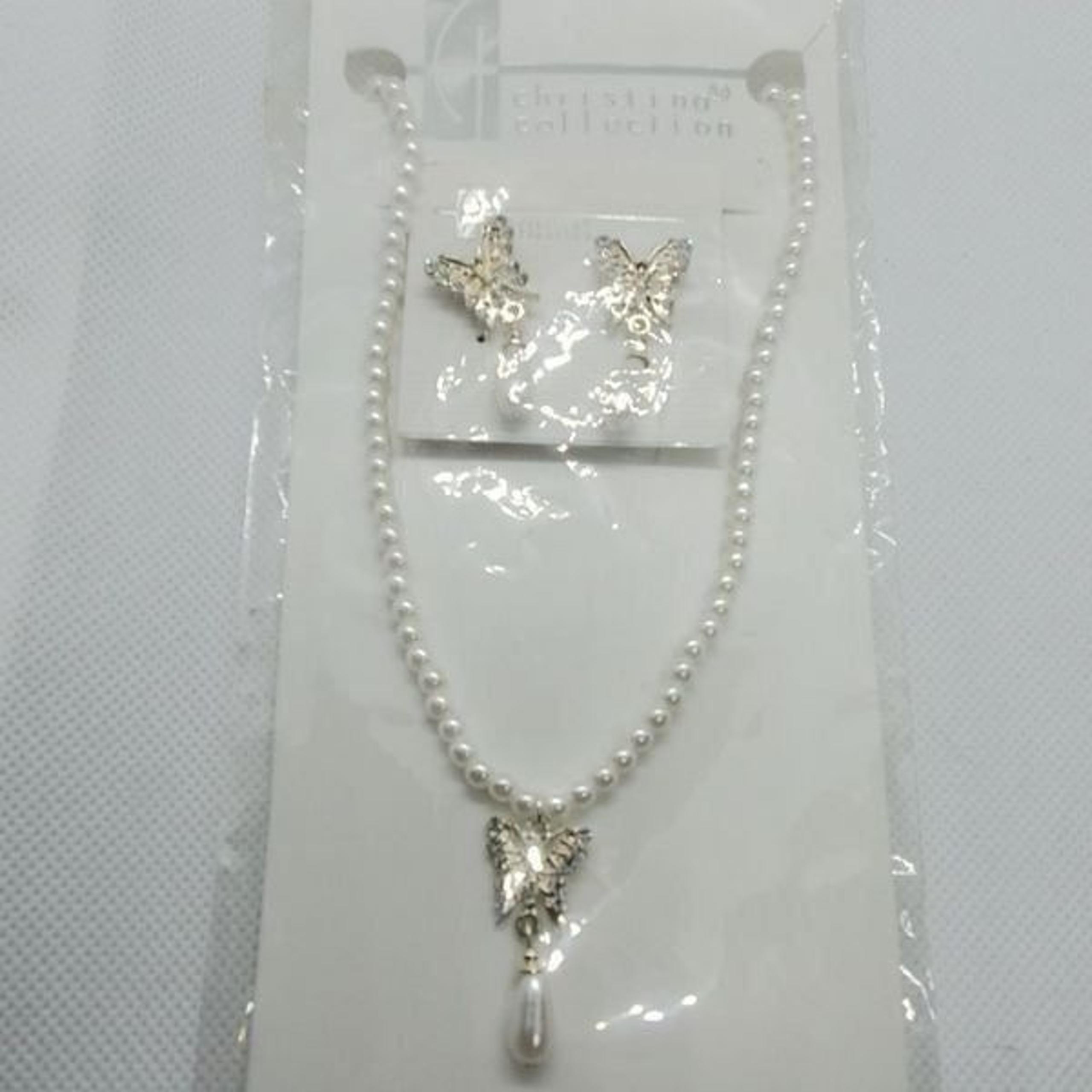 NWT Christina Collection Necklace & Earrings