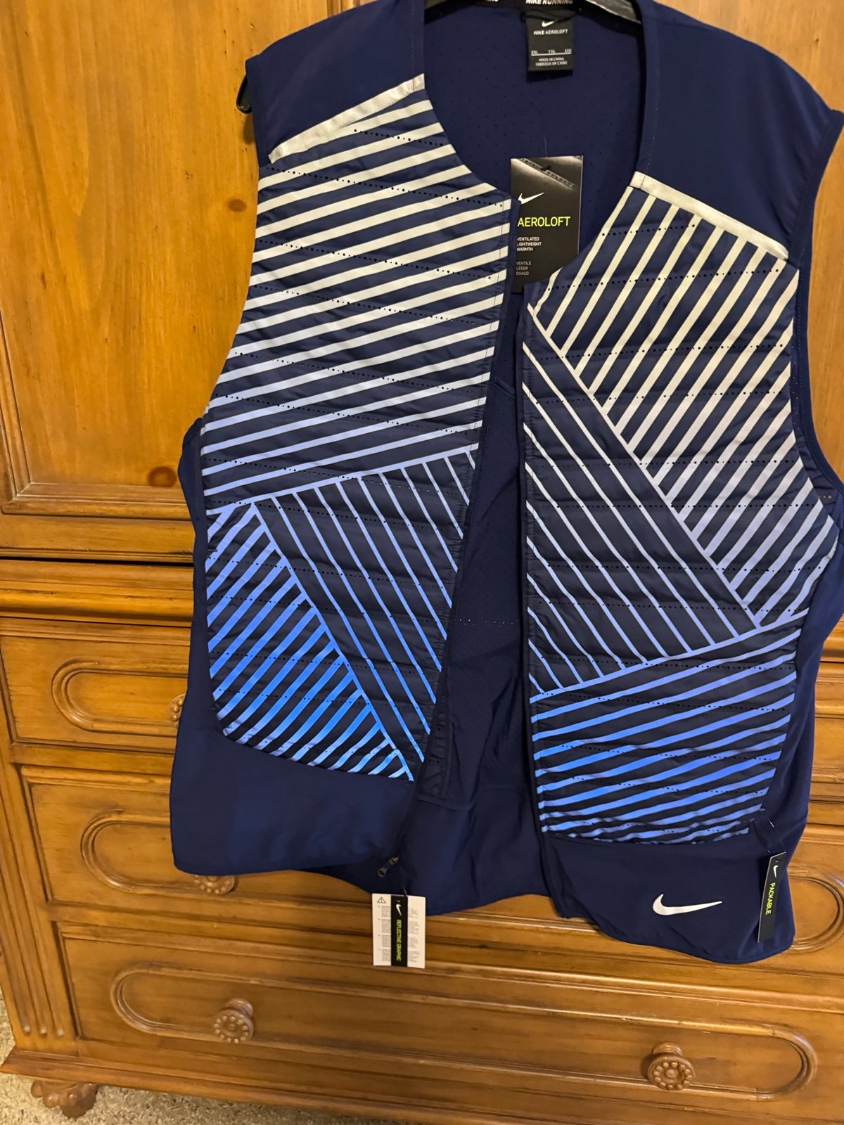 Nike Running Aeroloft Men’s reflective vest