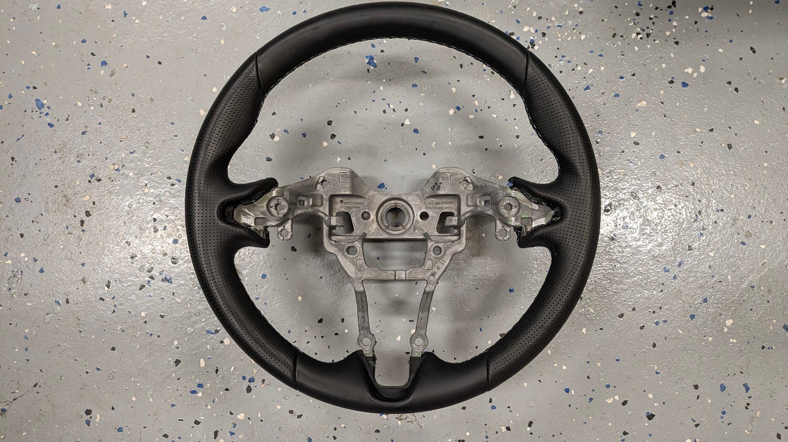 56130-k9000 Hyundai Veloster n Steering Wheel