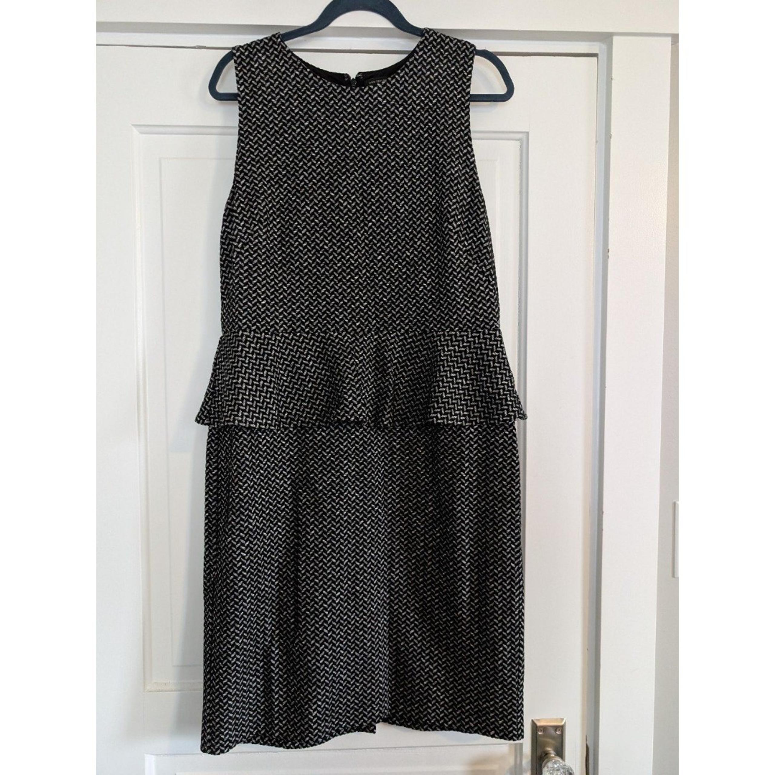 Ann Taylor Women Black Polyester Round Neck Sleeveless Knee Length Dress Size 12