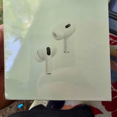 AirPods