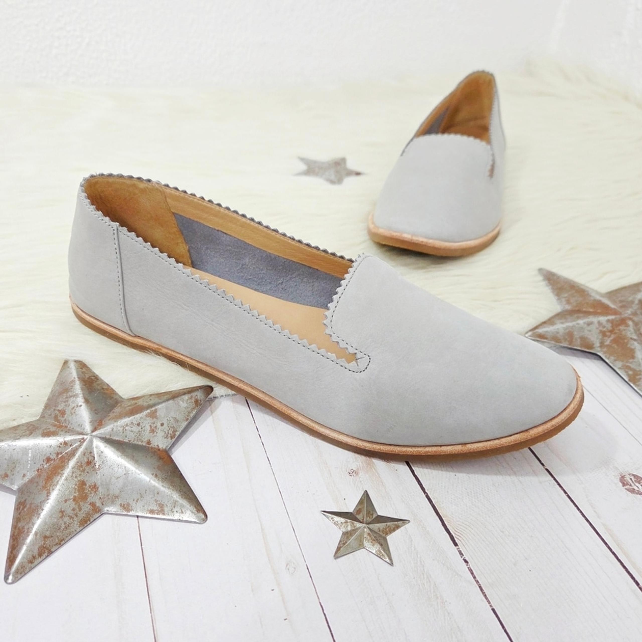 UGG Vista Slip-on Loafers Light Gray Nubuck Suede Leather Size 10 NEW
