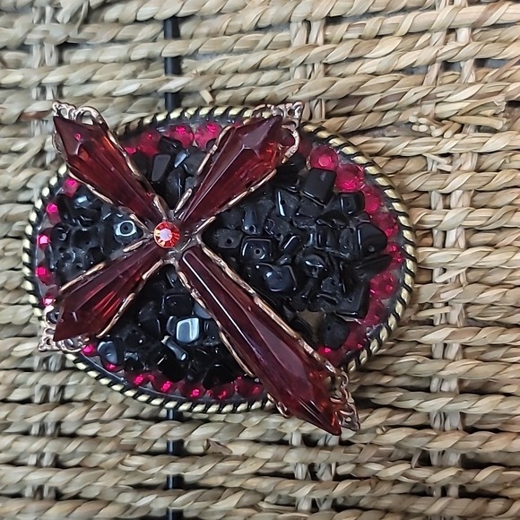 Rudy red cross stone belt buckle