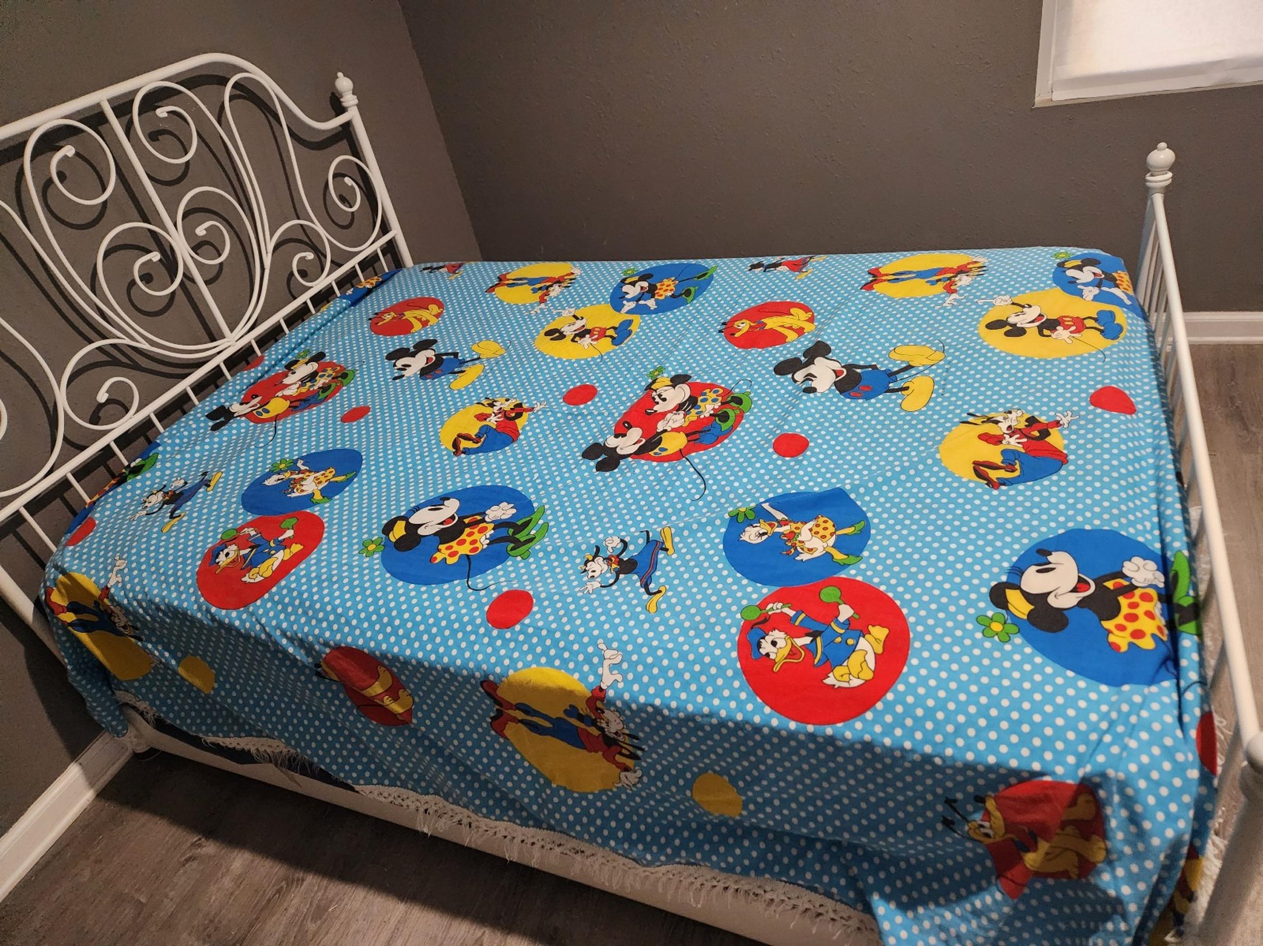 Vintage Wamsutta Ultracale Disney Mickey Minnie Donald Daisy Bed Cover Dots