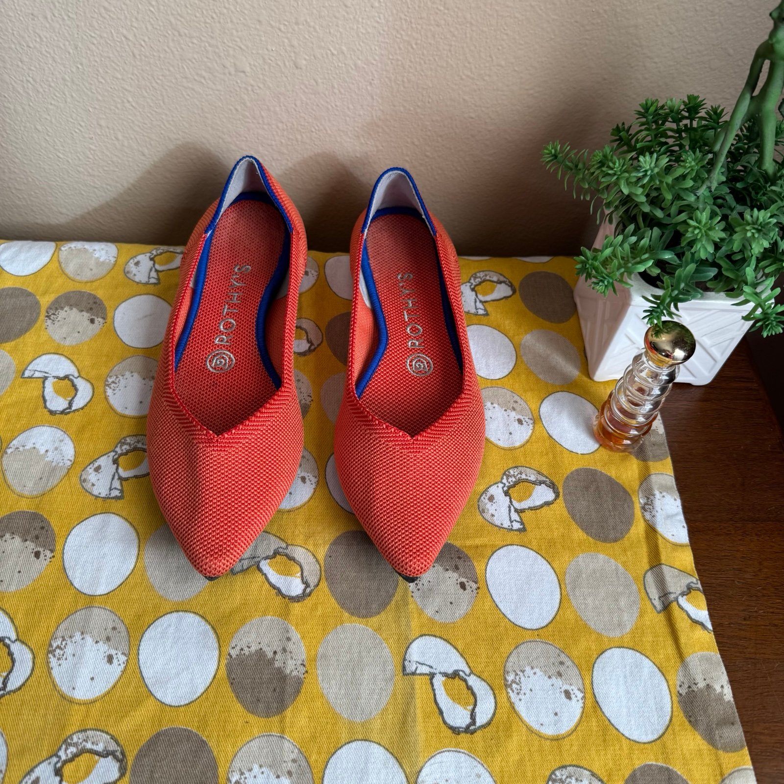 Rothy’s retired Persimmon orange The Point flat size 7.5