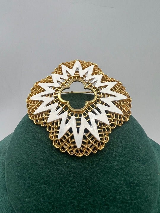 VTG 1970's 2.12"H x 2.12"W Vendome Gold-Tone White Enamel Sunburst Pin Brooch!