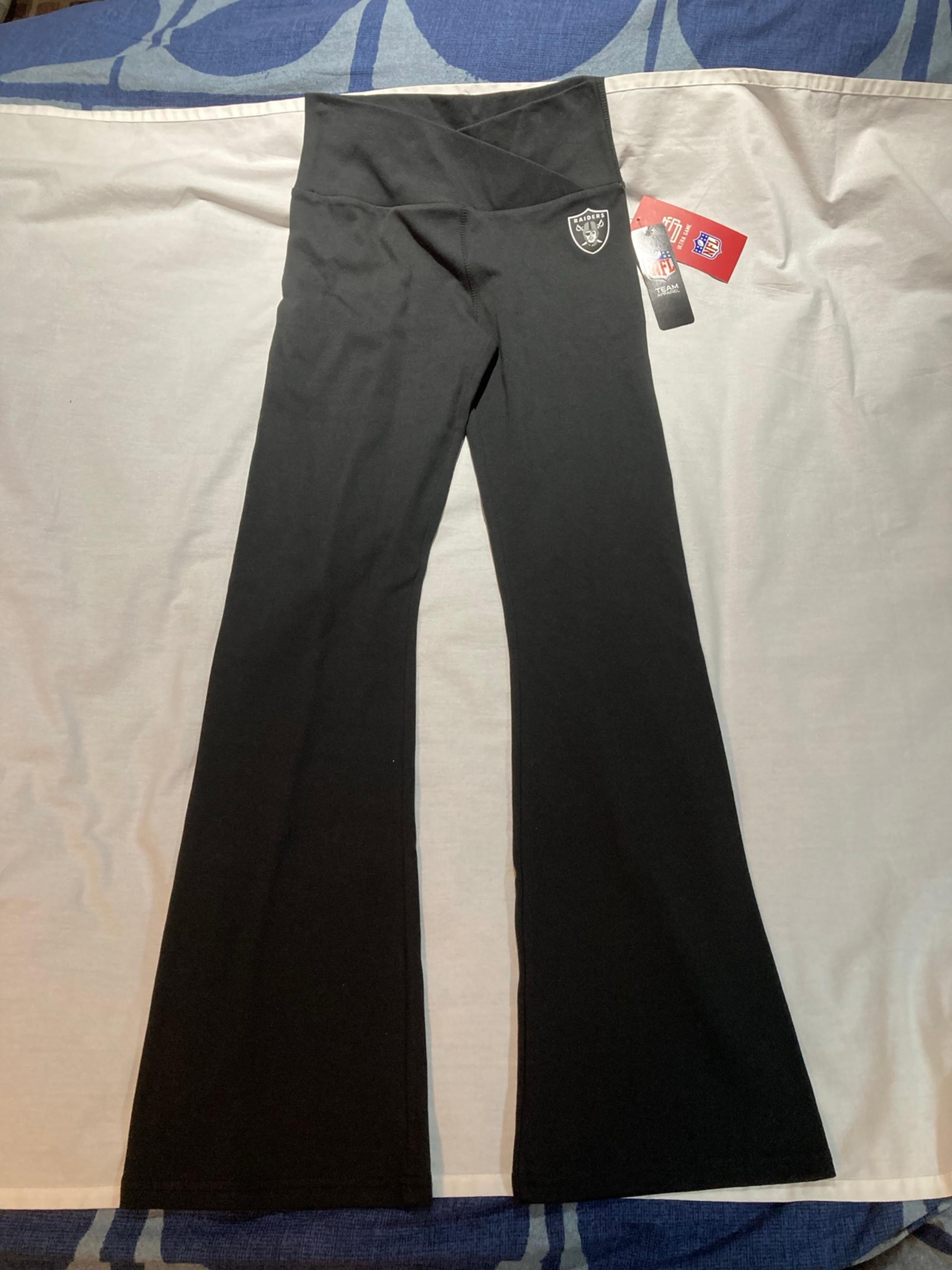 Las Vegas Raiders Flare Leggings, Women’s size Small, NWT! Forever 21!