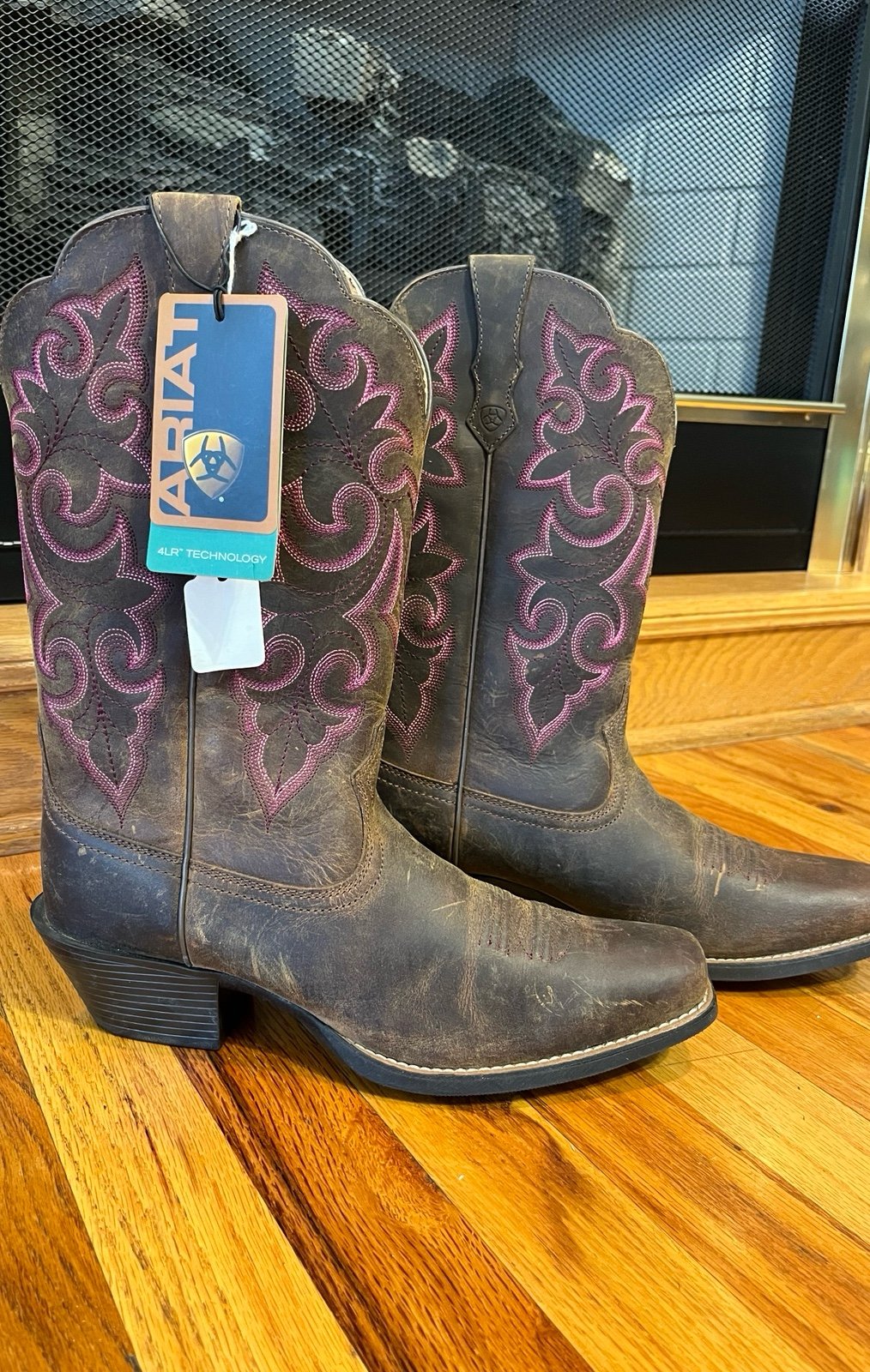 Ariat Women’s Round Up Square Toe Western Boot, 9
