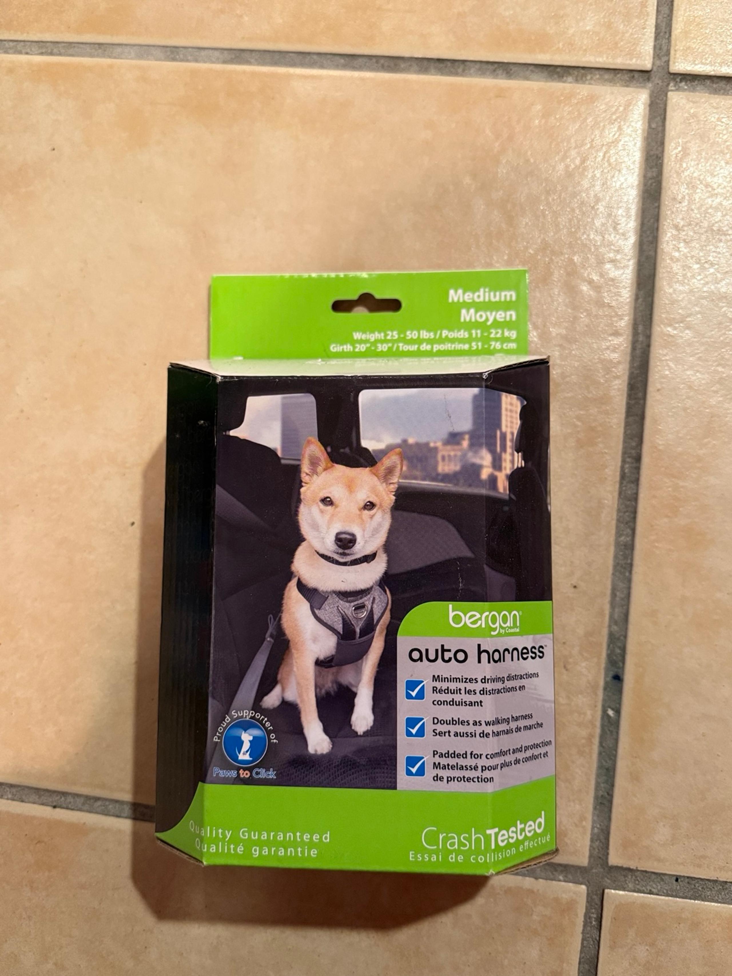 BNWT Black Dark Gray Auto Car Dog Harness Size Medium