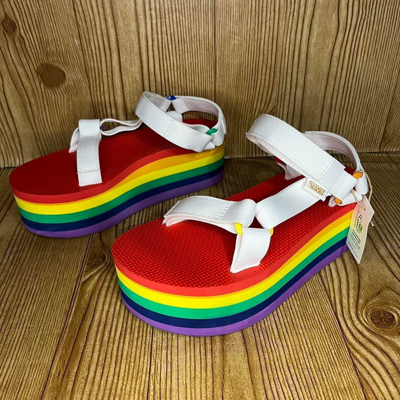 Teva Flatform Universal White Rainbow Pride Platform Sandals NWT Womens 7