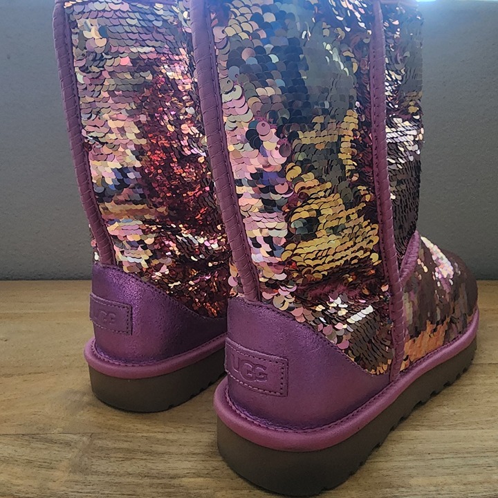 UGG Classic Pink Short Sequin Boots Womens Sz 10 | LIKE NEW w/ Box