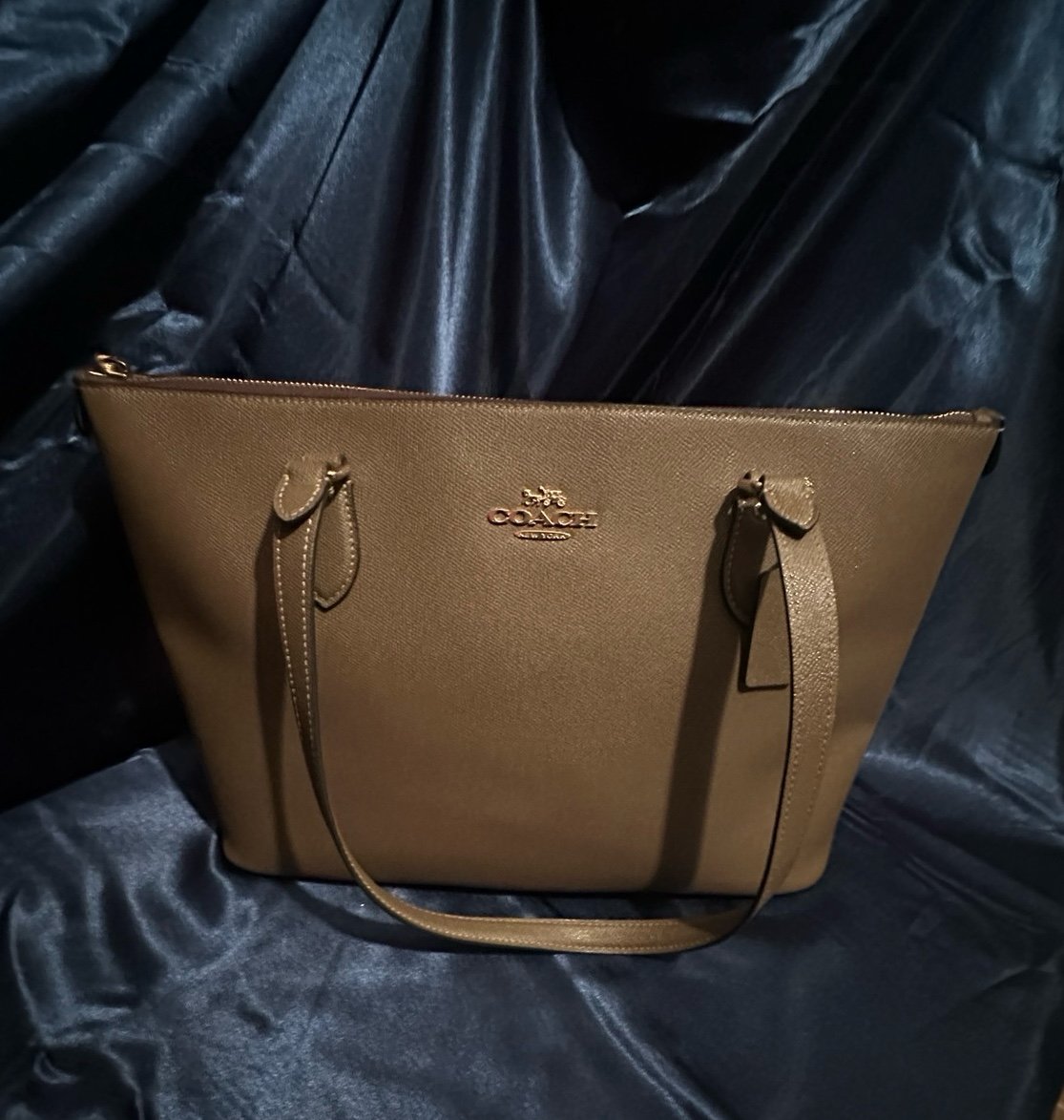 NWOT Coach Gallery Tote in color Stone brand new